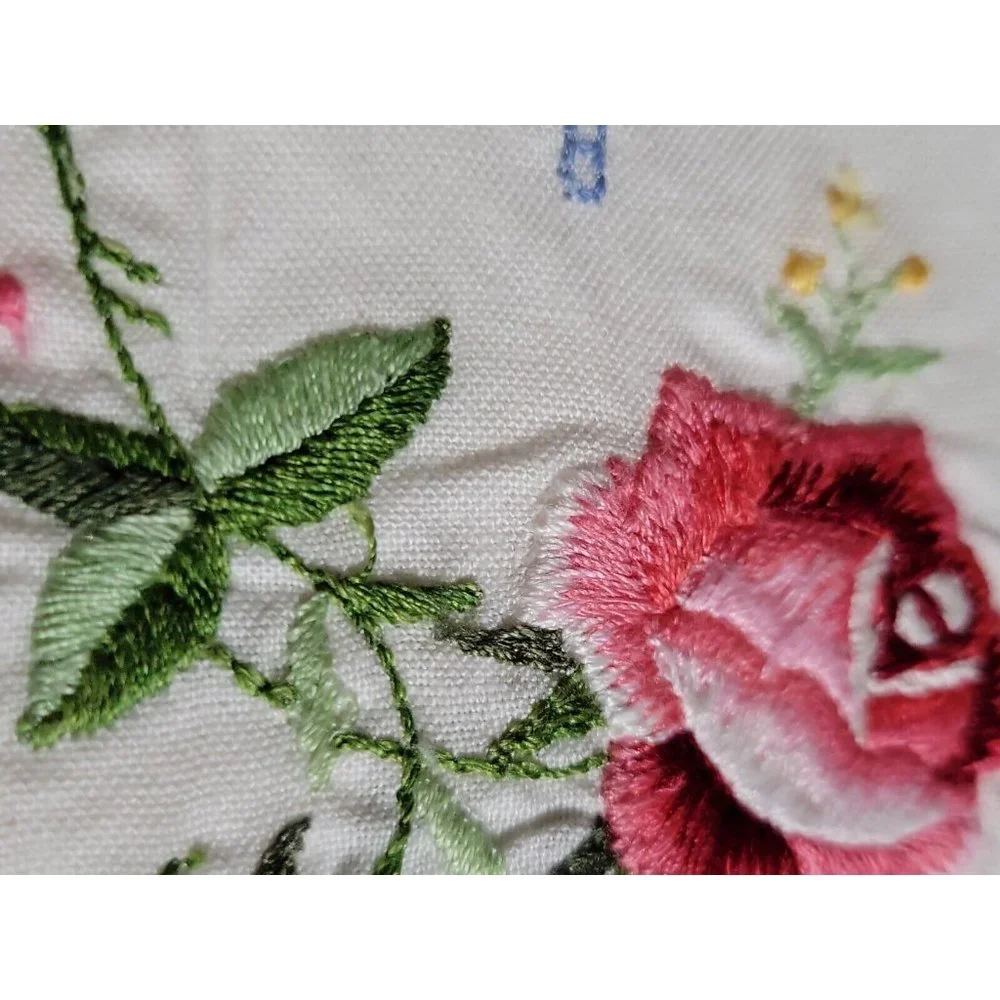 Starched Linen Tea Fingertip Towel Needlepoint Pink Floral Roses 13x19 inch Vtg
